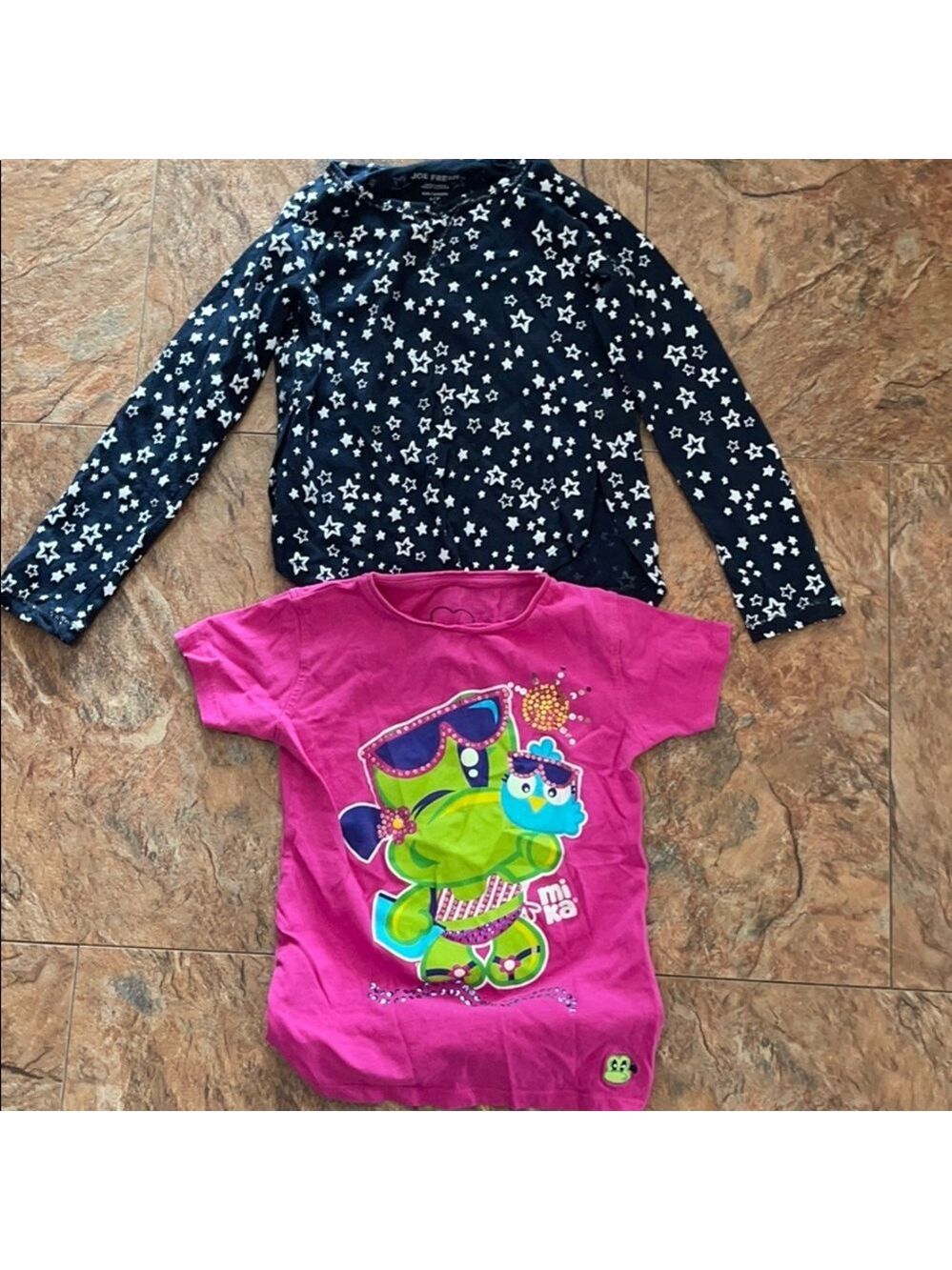 Bundle of 2 tops size 6.
